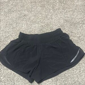 Lululemon Athletica Black hotty hots 2.5 size 0